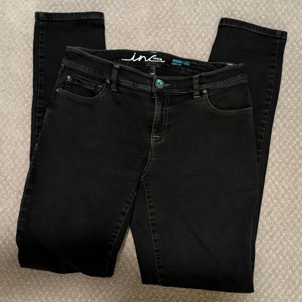 🦋INC jeans size 6 Curvy Fit Skinny Leg black jeans